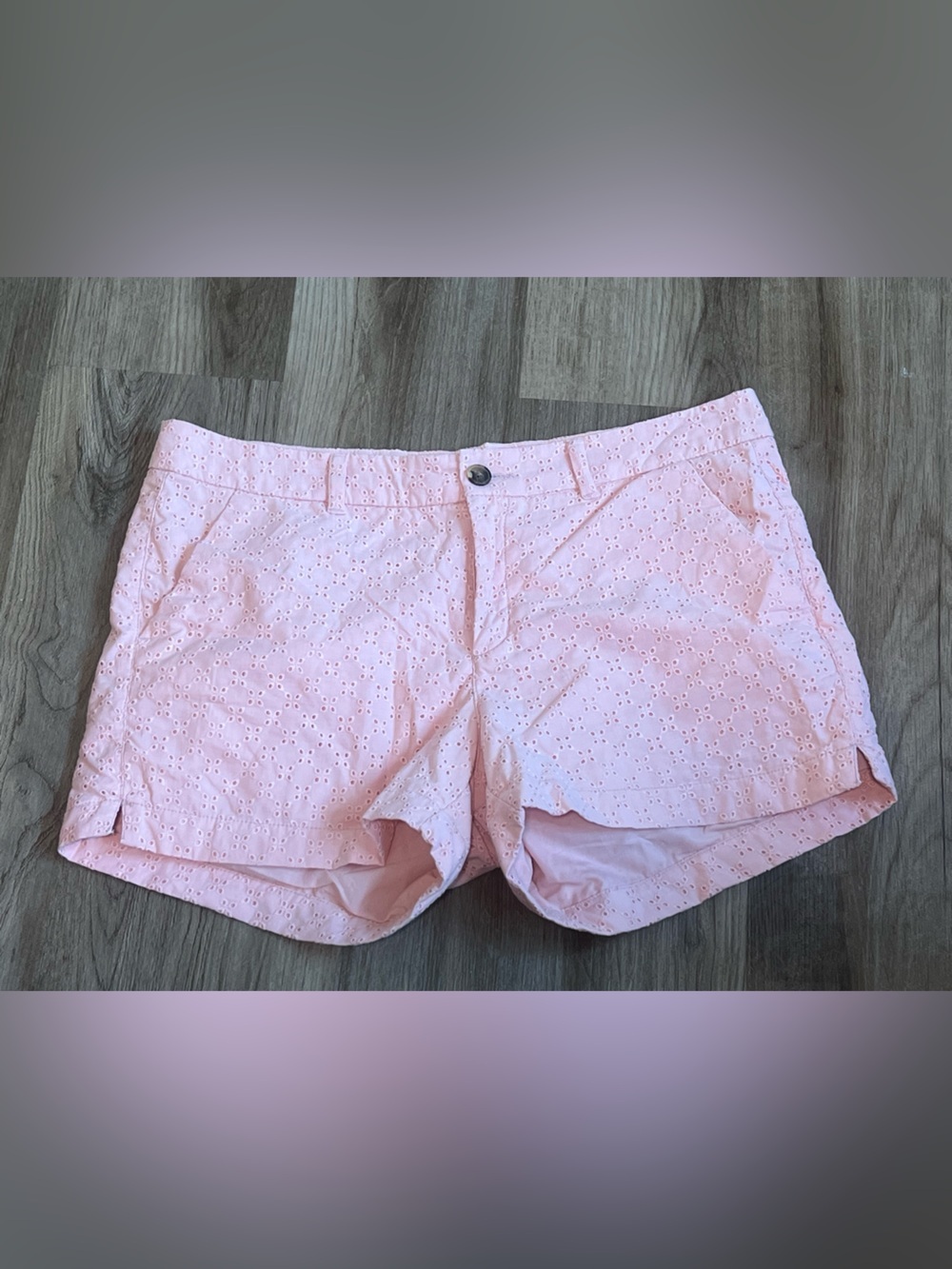 Old Navy Mid-Rise Everyday Eyelet Shorts in Pink